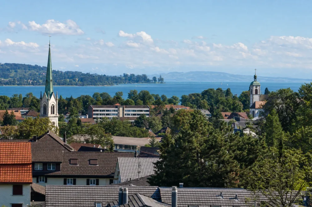Blick über Kreuzlingen zum Bodensee.